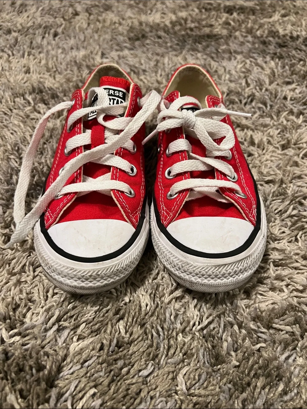 Converse Low Top Sneakers in Red and White